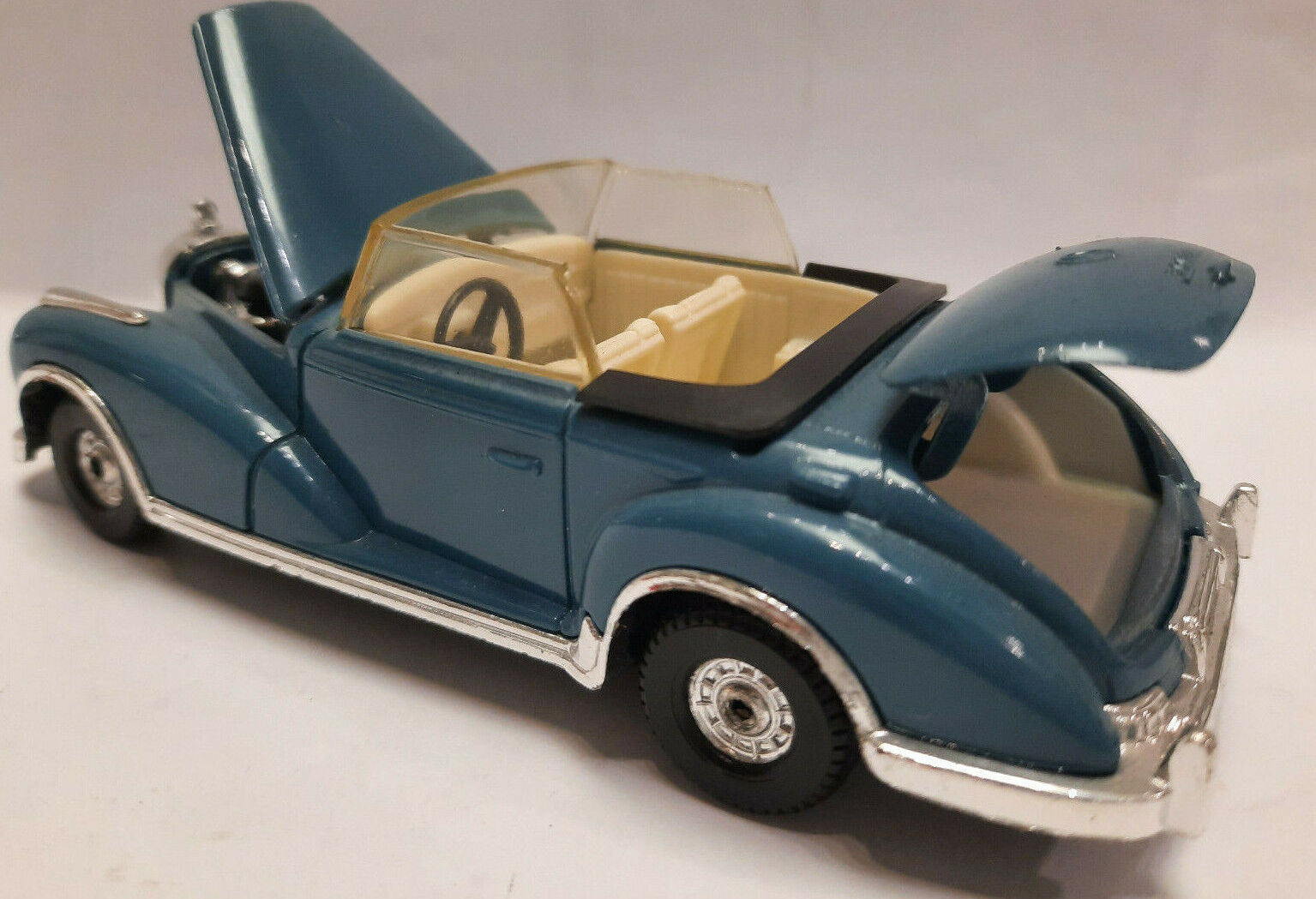 Corgi mercedes benz 300s new arrivals