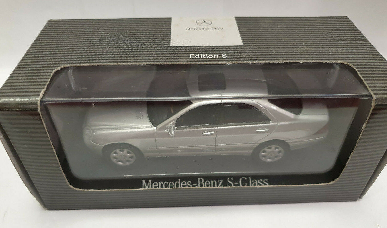 Mercedes A 200 (W169) (citycar) 2008 Maisto 1:18 - Details