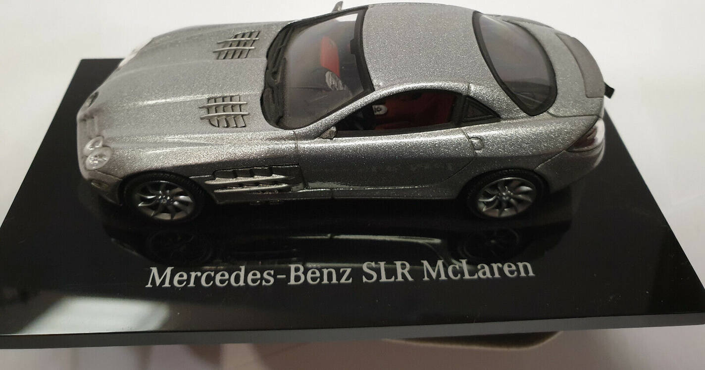 Auto Modell Sammlermodell Mercedes-Benz SLR McLaren silver 1