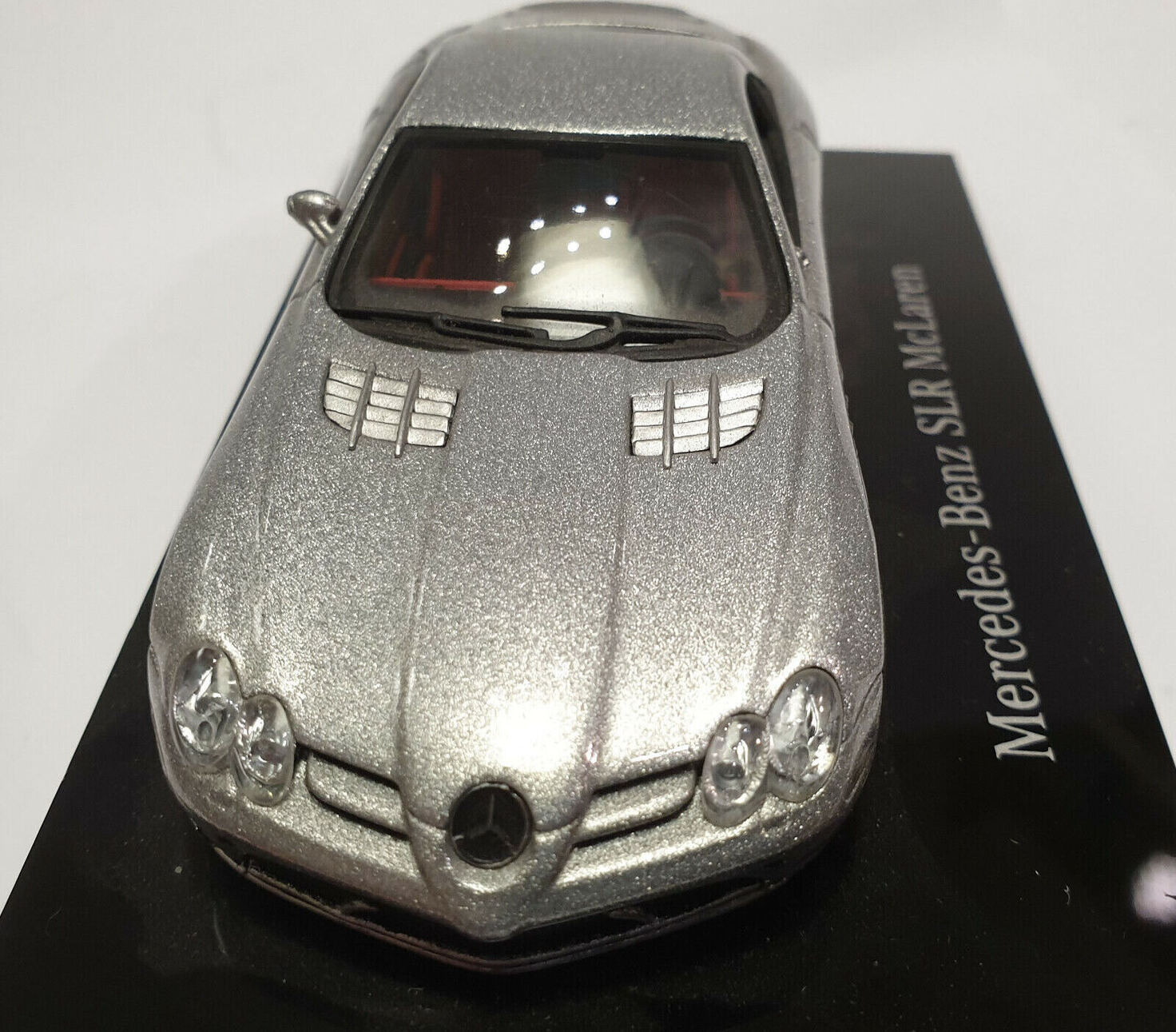 Auto Modell Sammlermodell Mercedes-Benz SLR McLaren silver 1/43 Русские  монеты из драгоценных