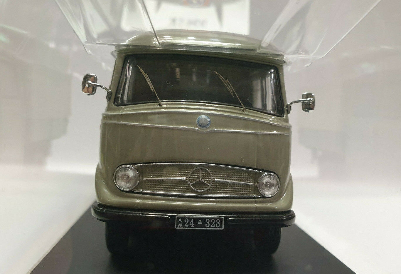 MERCEDES L319 DOPPELKABINE SCHUCO 03231 1:43 of reference 03231