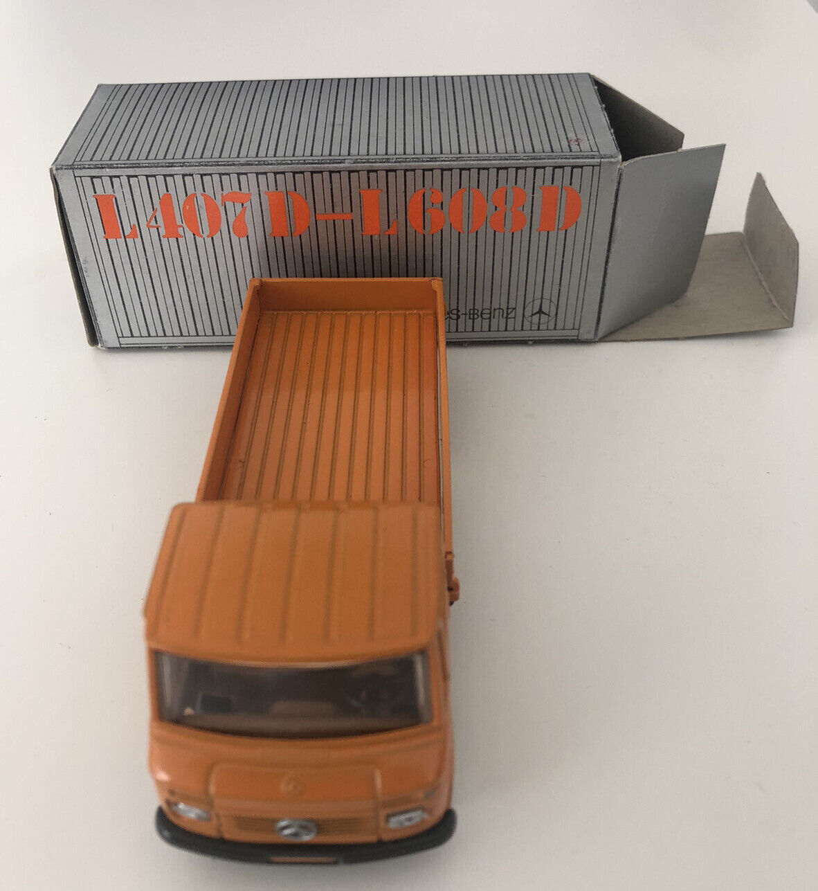 1267 Mercedes Benz Cursor Modell NZG L407D-L613D Kastenwagen