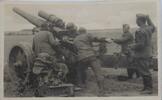 Drittes Reich Deutschland AK Postkarte, 2. Weltkrieg, Propaganda Ansichtskarte, Infanterie, Wehrmacht,Schwere Artillerie in der Feuerstellung -
