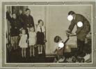 AK Ansichtskarte, Ganzsache, Propaganda  Deutschland, Drittes Reich, 2. Weltkrieg Postkarte, Hitler mit Kindern und Jugendlichen ungelaufen, III