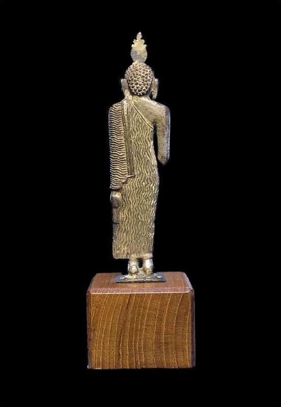 Asian art Rare Sri Lanka gilt silver figure of Buddha, Kandyan
