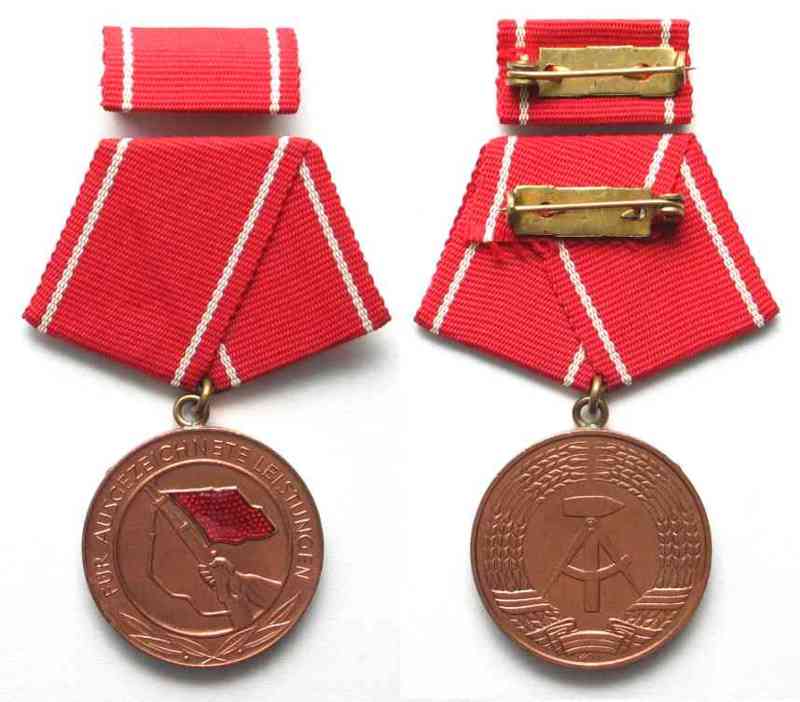 Orden und Abzeichen DDR