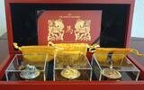 Republik Ruanda - 3x 500 Ruanda Franc Skulpturmünzen-Set 'Jahr des Pferdes' 2014, mit Rotgold- & Gelbgold-Applikation -
