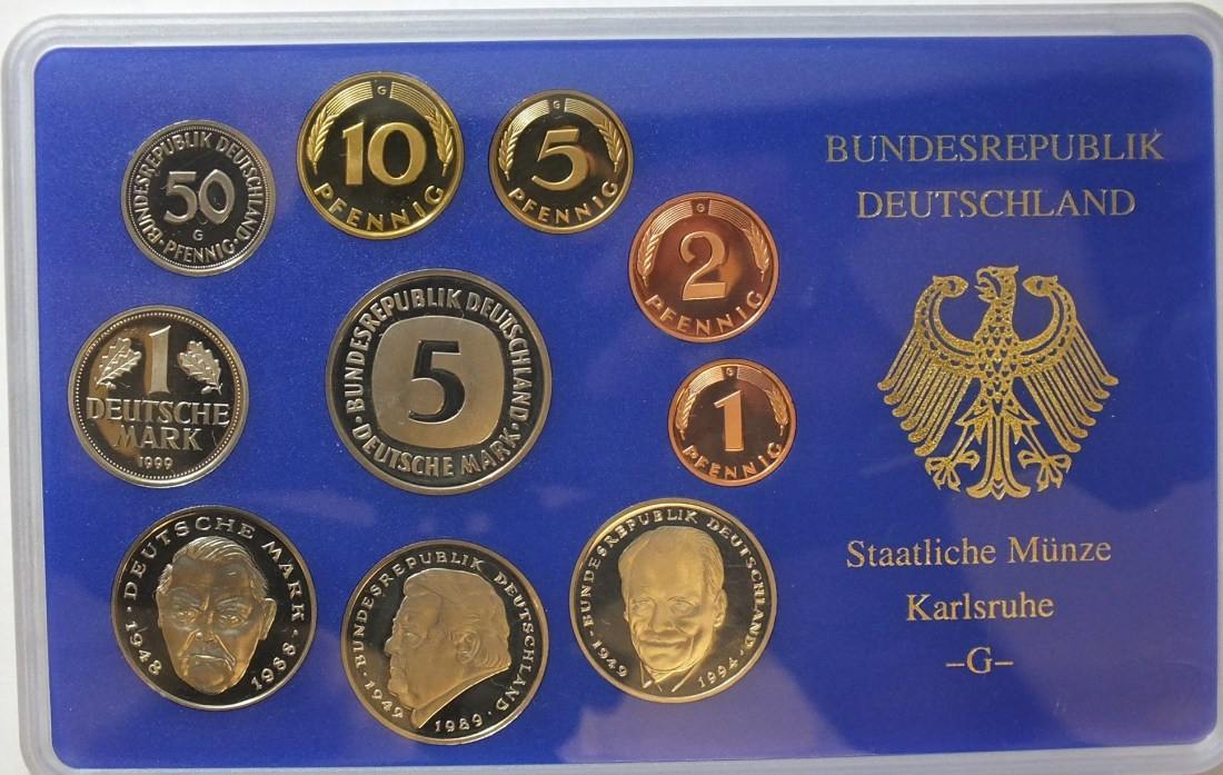 Bundesrepublik deutschland. Бундесрепублик. Монета Bundesrepublik Deutschland 1999-2009. Монетка 10 рублей 91 года Bundesrepublik Deutschland. Надпись Bundesrepublik Deutschland красивым шрифтом.