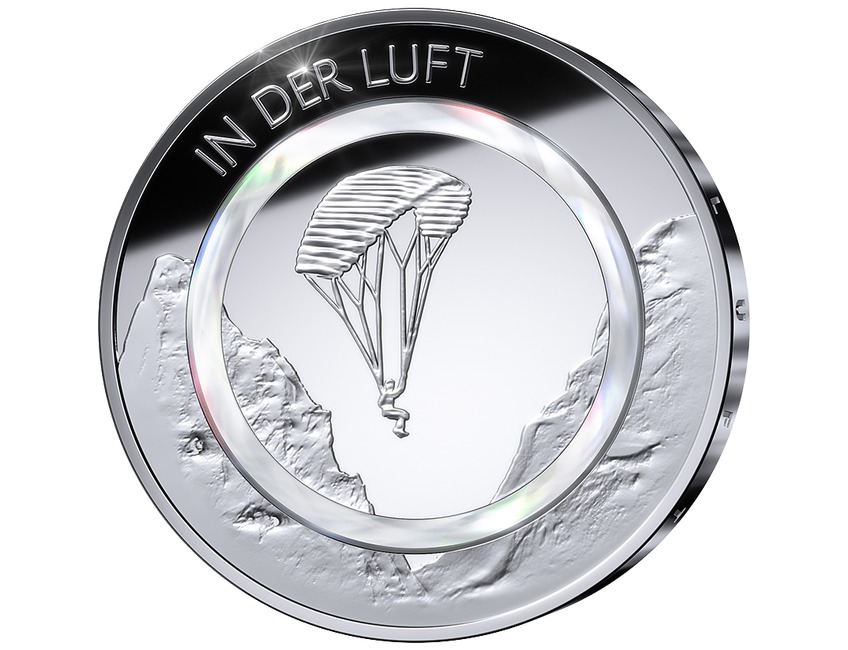 Монеты планета земля. Монеты с полимерным кольцом. Монеты евро с полимерным кольцом. Монета с планетой. Монета in der Luft.